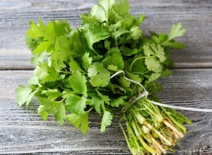 Công dụng chữa bệnh của một số loại rau thơm quen thuộc